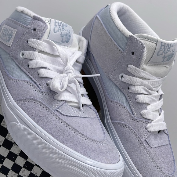 Vans WMNS Skate Half Cab
Light Blue/White
VN0A5KYABGX Sneakers - Picture 7 of 16